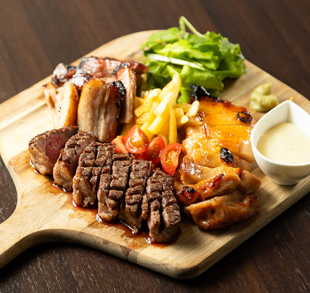酔い酔いの肉盛り合わせ